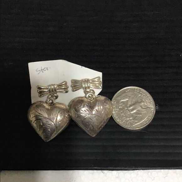 Beautiful vintage bow and quarter size heart sterling, silver earrings - Picture 1 of 5
